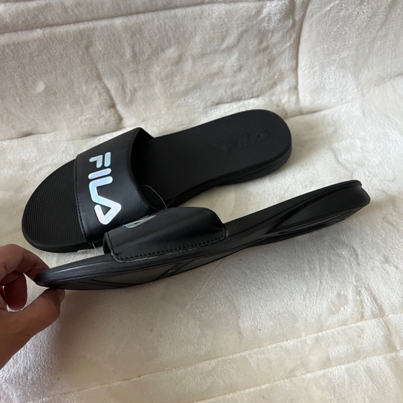 Fila Slippers - Picture 3 of 5